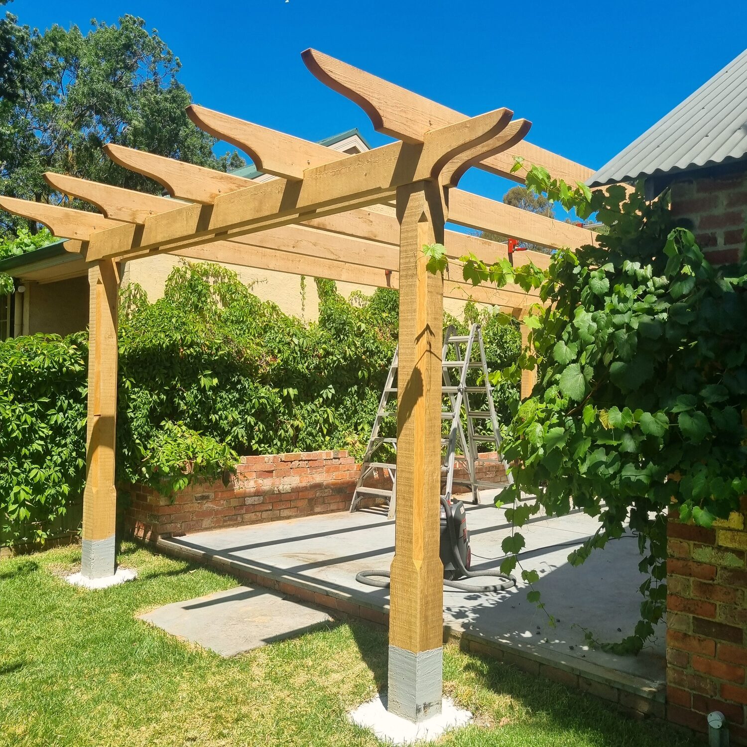 Hand-built pergola, Lawson